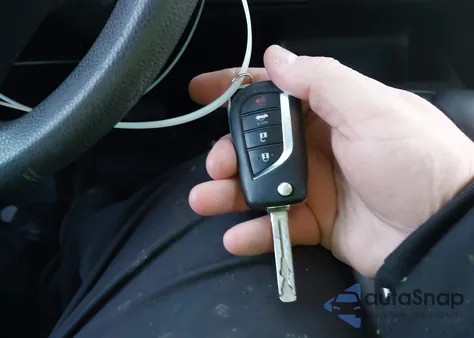 2020 Toyota Corolla Le из США, поврежденный, VIN JTDEPRAE7LJ026660